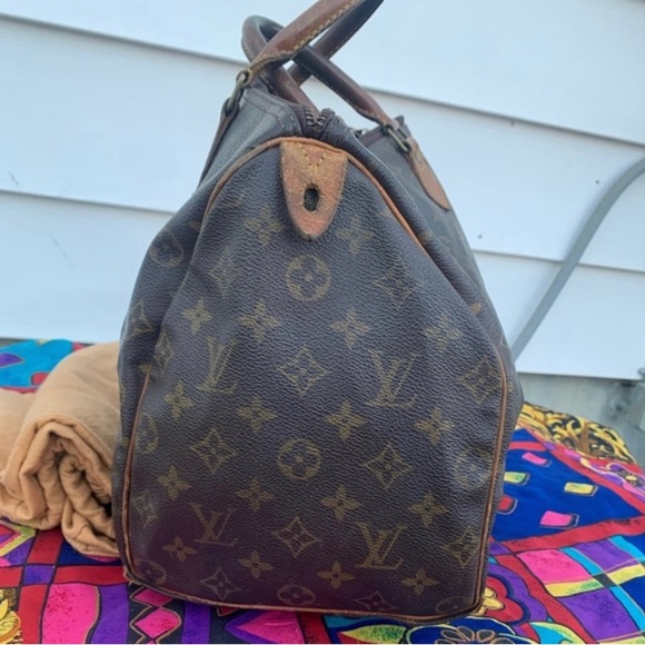 Authentic Louis Vuitton Speedy 35 - Picture 2 of 14